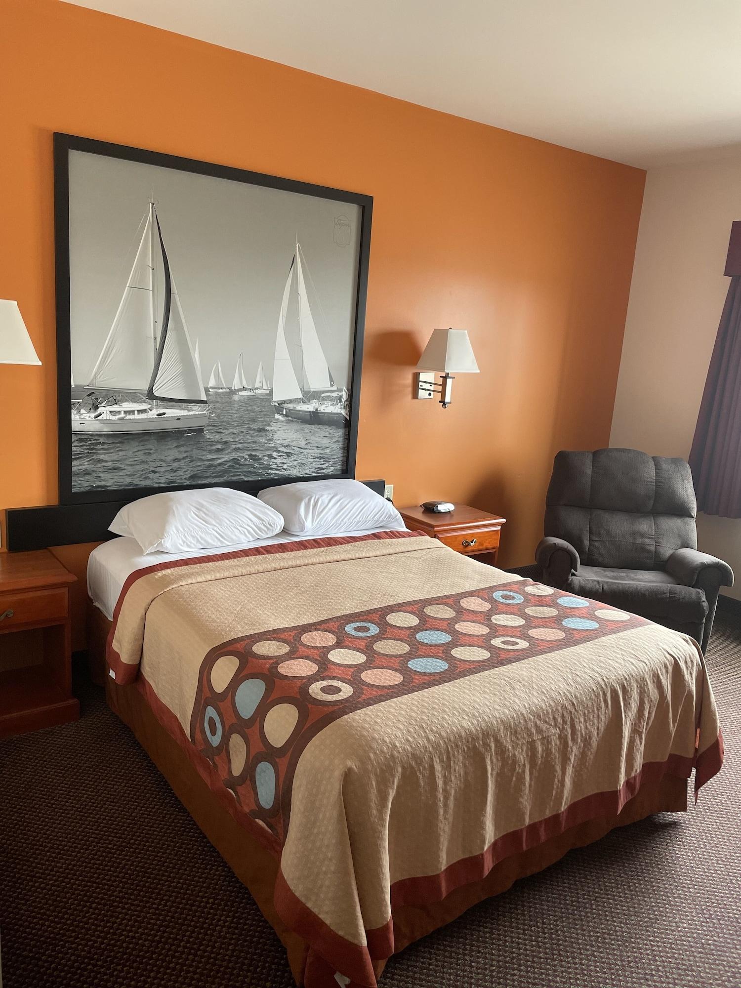Super 8 by Wyndham Salina Hotel Bagian luar foto