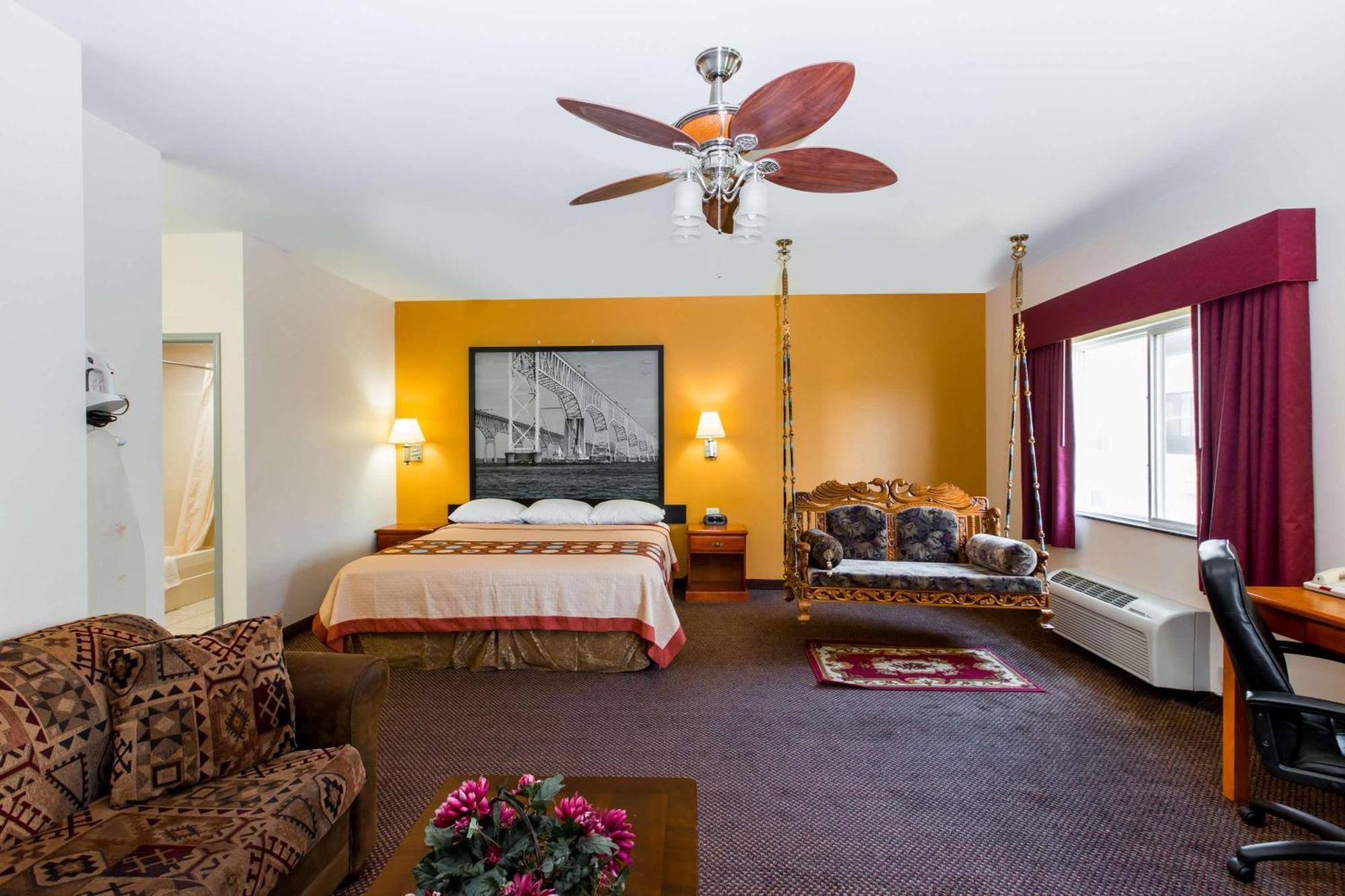 Super 8 by Wyndham Salina Hotel Bagian luar foto